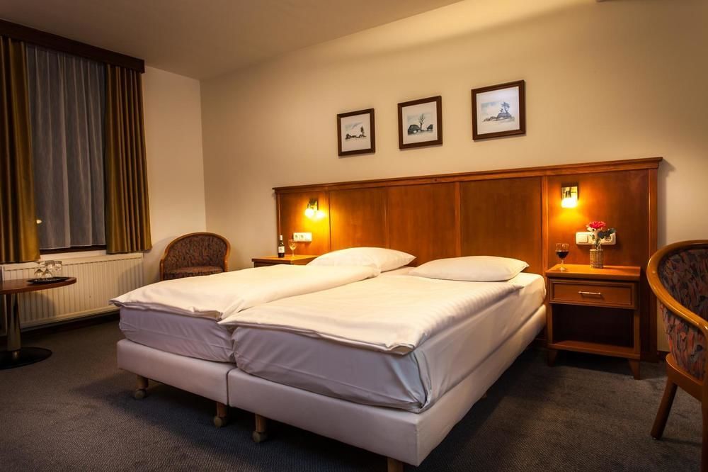 Hotel Restaurant De Roosterhoeve Roosteren Ngoại thất bức ảnh