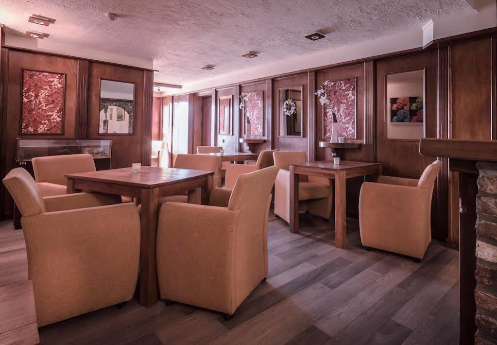 Hotel Restaurant De Roosterhoeve Roosteren Ngoại thất bức ảnh